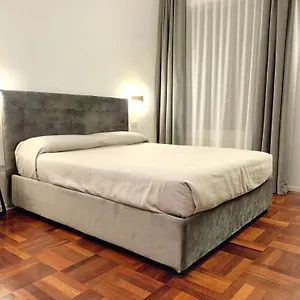 B&bari, Via Crollalanza, Le Di Aurelia Italia